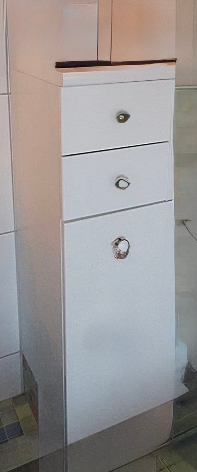 Te koop badkamer kastje h;100 cm.b; 30 cm. D; 40 cm. bieden., Ophalen, Minder dan 50 cm, Zo goed als nieuw, Minder dan 100 cm