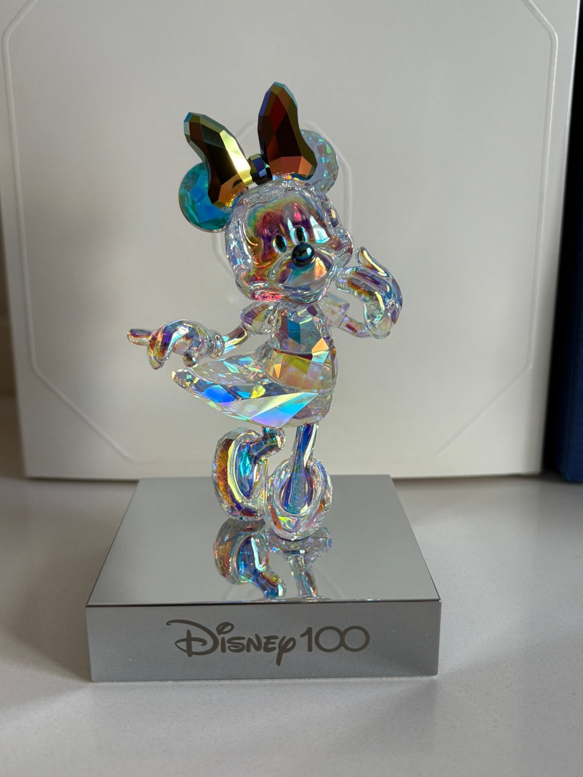 Swarovski disney minnie 100, Verzamelen, Swarovski, Ophalen of Verzenden, Zo goed als nieuw, Figuurtje