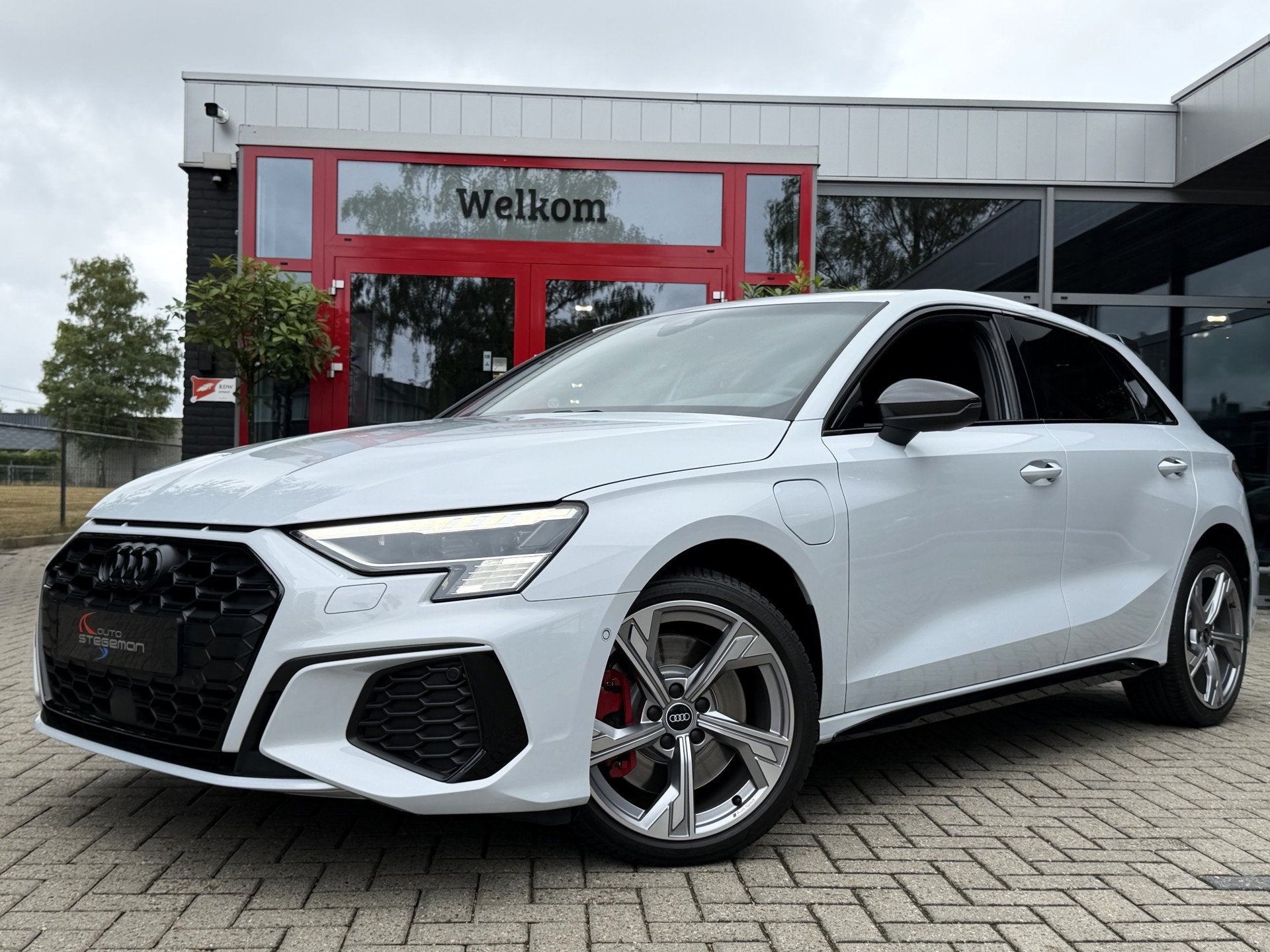Audi A3 Sportback 45 TFSI-e COMPETITION *!* MATRIX/ CARBON P, Gebruikt, Euro 6, 4 cilinders, Leder en Stof