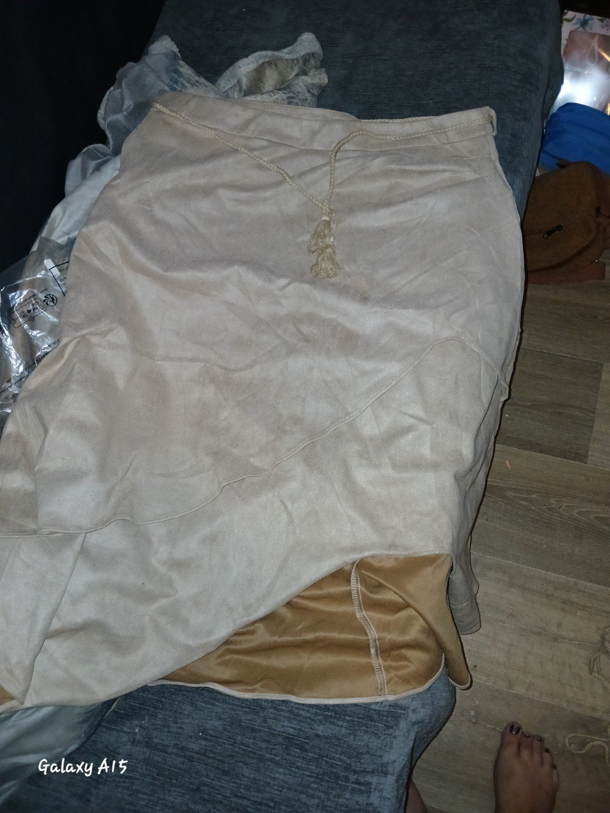 Mooie soort swijde rok lang maar in laagjes, Kleding | Dames, Dames-kledingpakketten, Ophalen, Nieuw, Maat 42/44 (L)