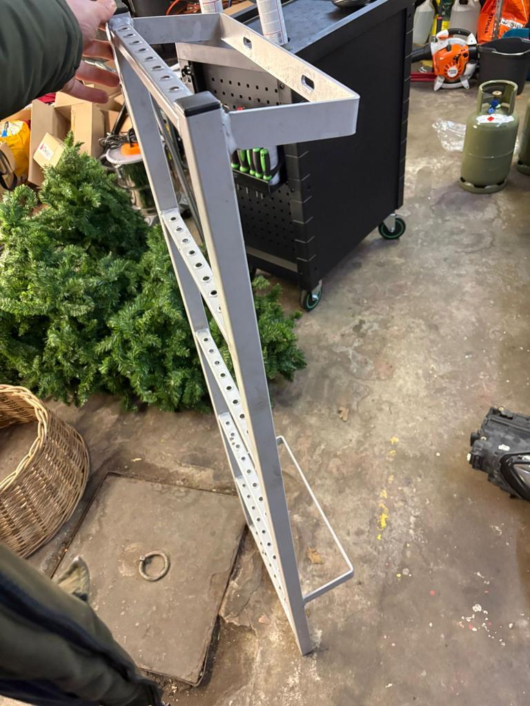 Stevige metalen ladder voor diverse klussen, Ophalen of Verzenden, Gebruikt, Ladder, Minder dan 2 meter
