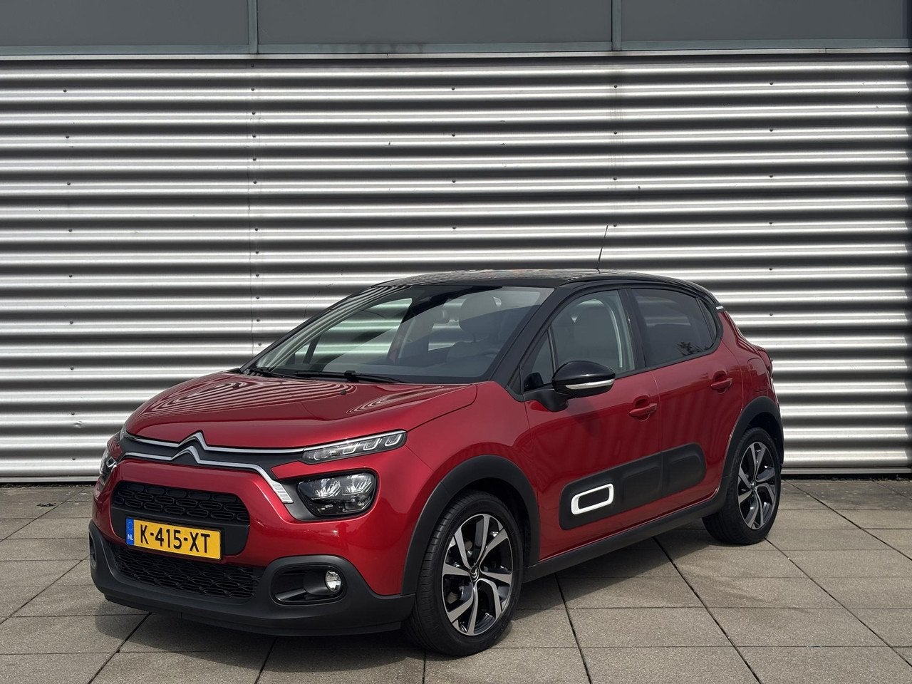 Citroën C3 1.2 PureTech Shine Handgeschakeld | Achteruitrij, Voorwielaandrijving, 450 kg, 1199 cc, Start-stop-systeem