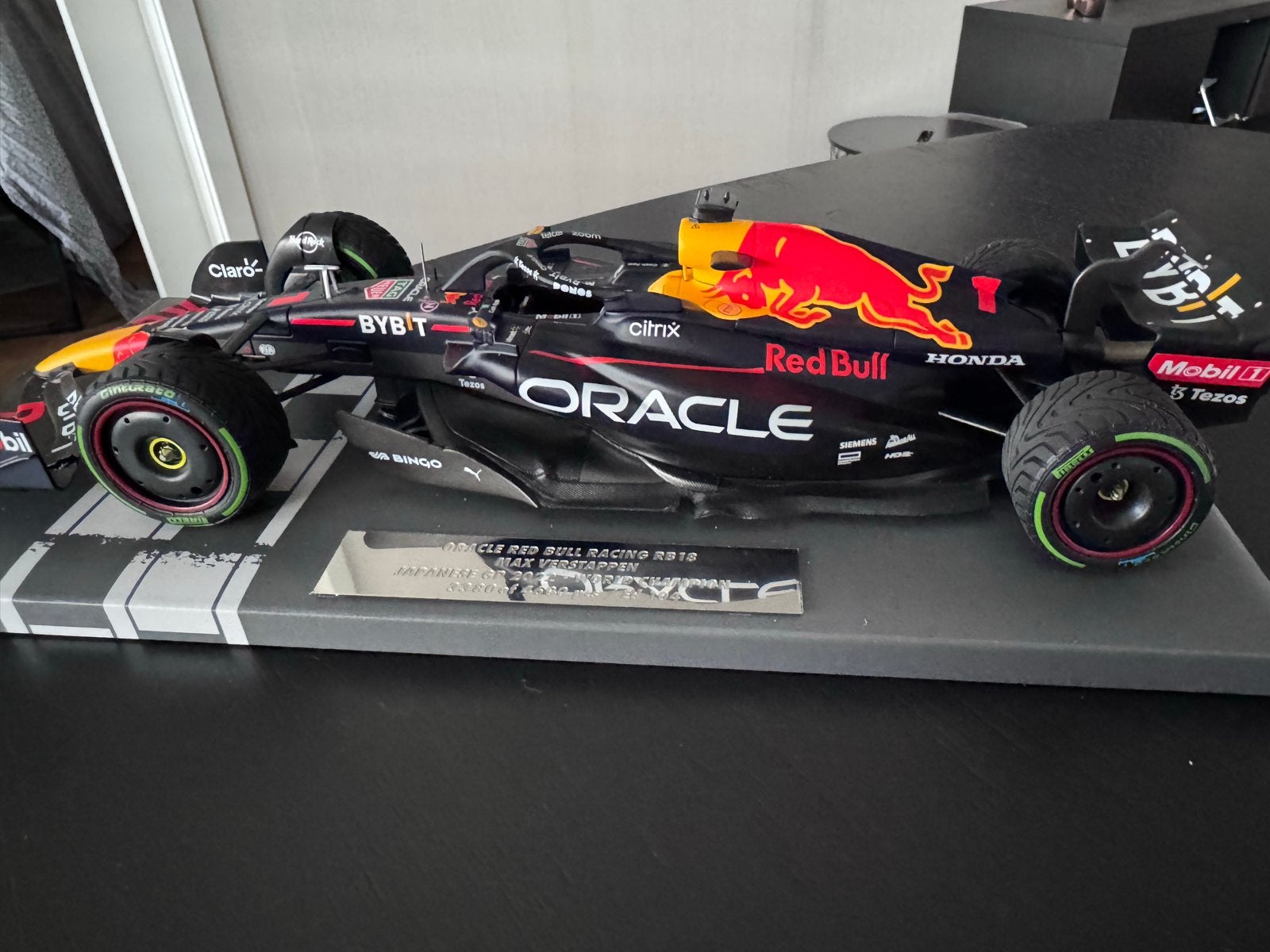 Max Verstappen Red Bull RB18 GP Japan 2022 Wereldkampioen, Auto, 1:32 tot 1:50, Zo goed als nieuw, Ophalen