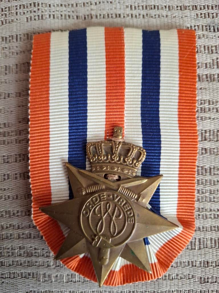Knil medaille Orde en vrede, Ophalen of Verzenden, Marine, Nederland, Lintje, Medaille of Wings