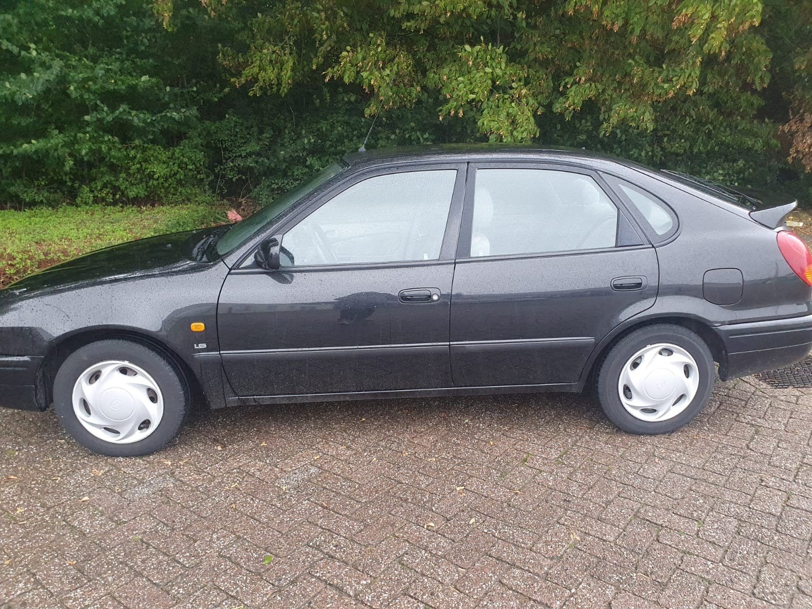 Toyota Corolla 1.6 LB Linea Luna 1999 Zwart NIEUWE APK, Auto's, 450 kg, 4 cilinders, Corolla, Origineel Nederlands