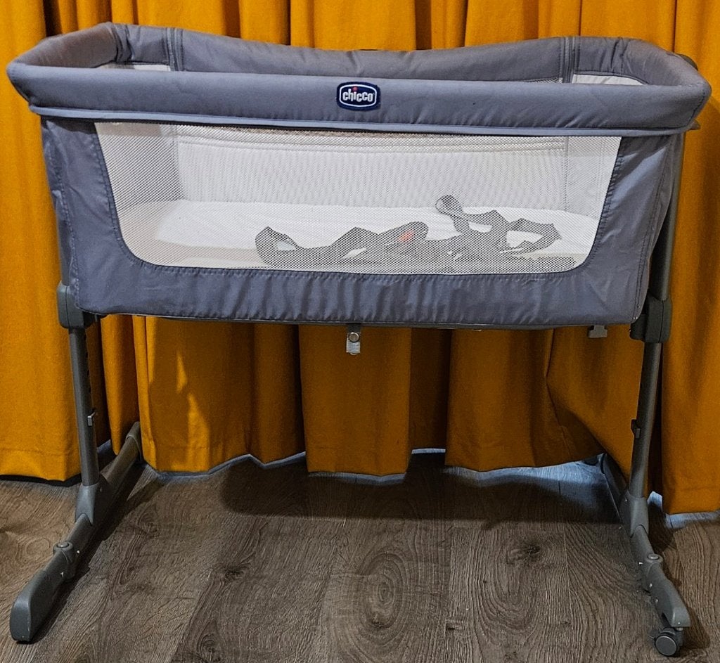 Chicco Next2me Essential co-sleeper Grey, Kinderen en Baby's, Ophalen, Zo goed als nieuw, Ledikant