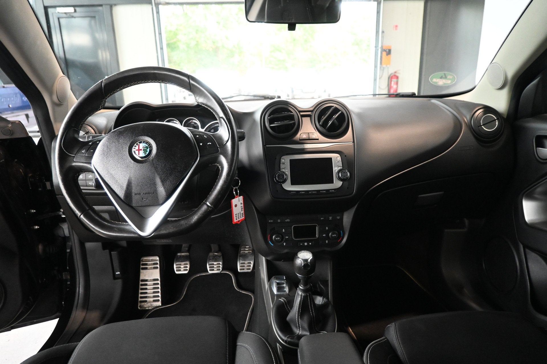 Alfa Romeo MiTo 0.9 TwinAir Clima Cruise Control Rijklaarpri, Auto's, Voorwielaandrijving, Gebruikt, Met garantie (alle), Origineel Nederlands