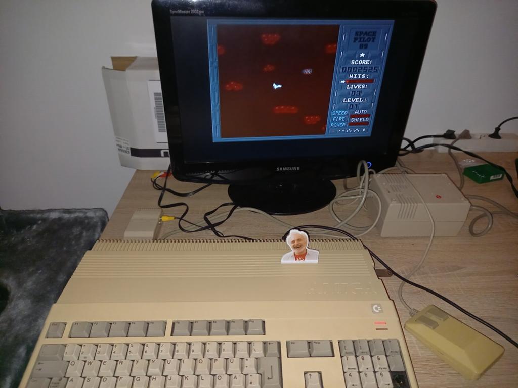 Amiga 500 met ingebouwde Gotek en 512 extra ran, Computers en Software, Vintage Computers, Ophalen of Verzenden