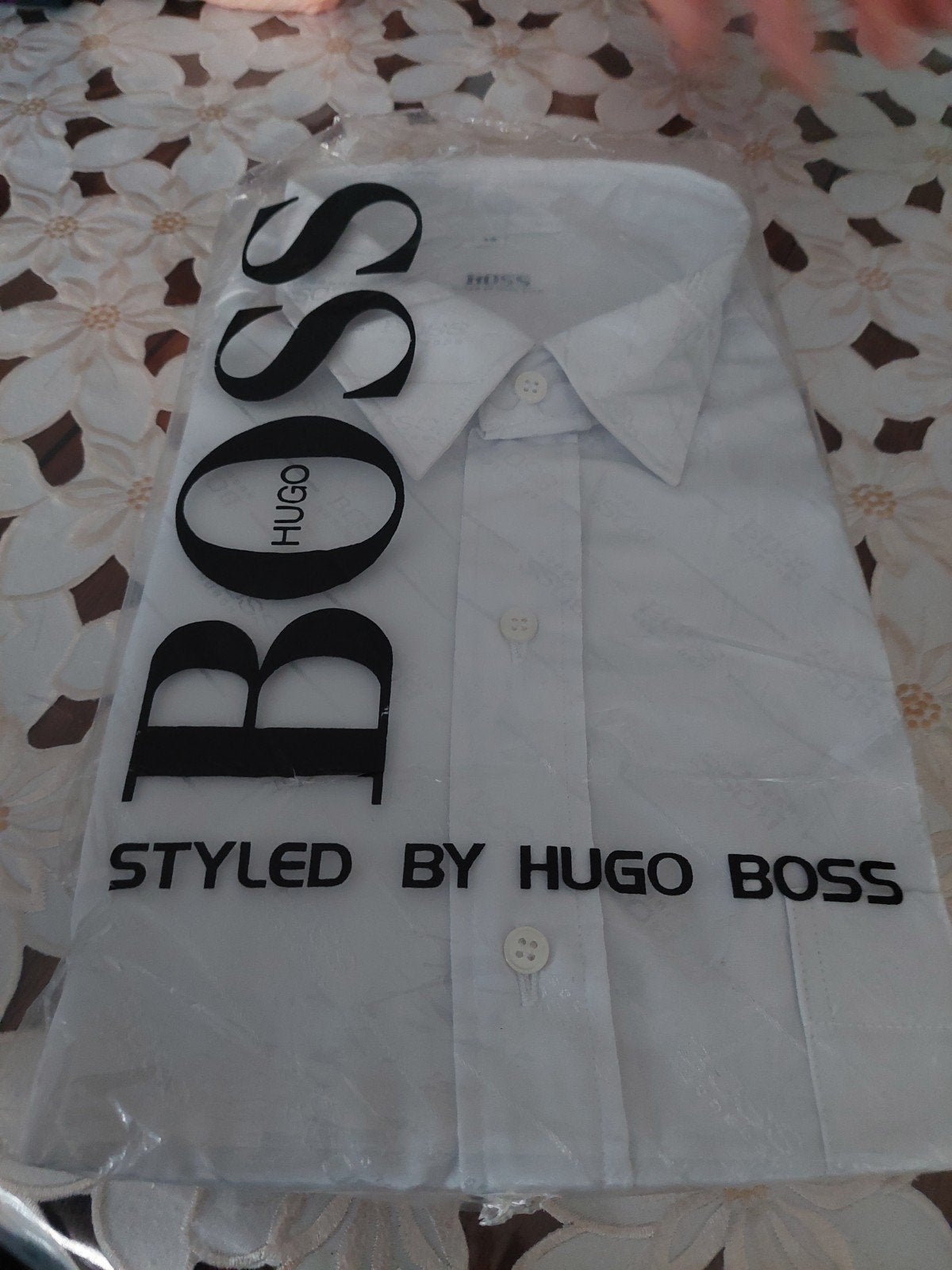 Hugo Boss. Heren. Overhemd. Maat 44. Nieuw In Verpakking., Wit, Nieuw, Ophalen of Verzenden, Overige halswijdtes