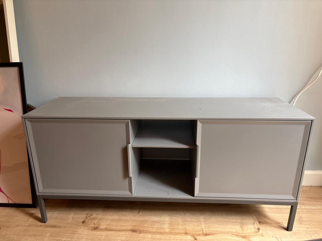 Grijze TV-meubel / Dressoir met opbergruimte, Ophalen, 100 tot 150 cm, Zo goed als nieuw, Minder dan 100 cm