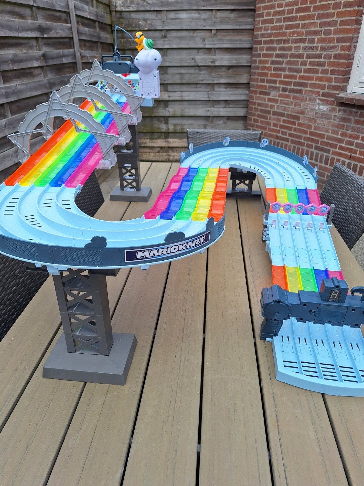 Grote mario kart rainbow road racebaan., Kinderen en Baby's, Speelgoed | Racebanen, Ophalen of Verzenden, Zo goed als nieuw, Racebaan