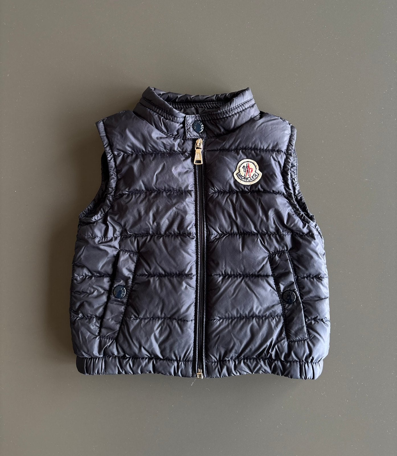 Moncler Bodywarmer Gilet Donkerblauw Baby maat 68, Kinderen en Baby's, Ophalen of Verzenden, Zo goed als nieuw, Jongetje, Jasje