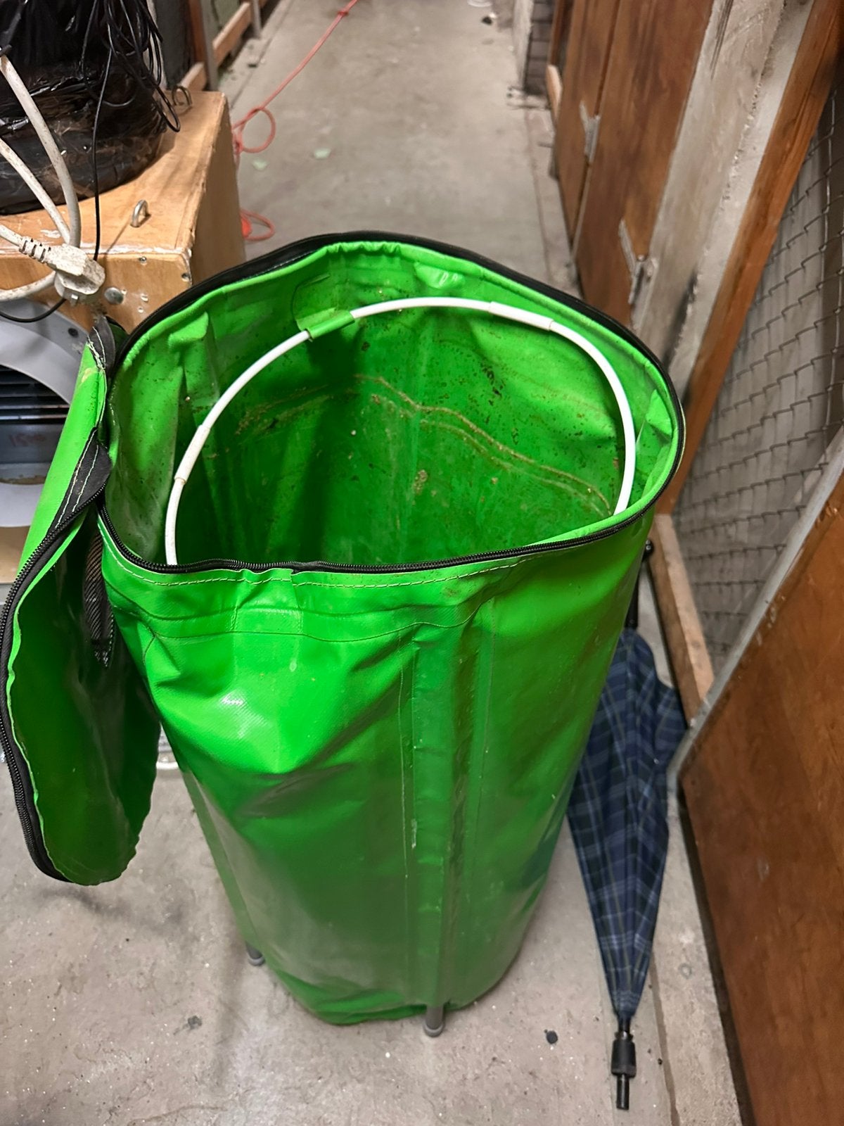 Dompel pomp/warerpomp/100 litter in klapvat/kweekspullen, Ophalen of Verzenden, Zo goed als nieuw, Dompelpomp
