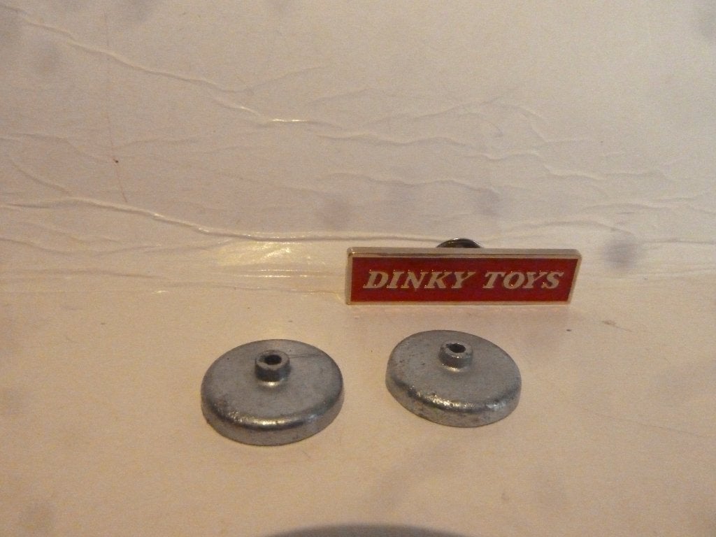 2 ONDERPLAATJES t.b.v. de DINKY TOYS, Ophalen of Verzenden, Nieuw, Overige typen, Dinky Toys
