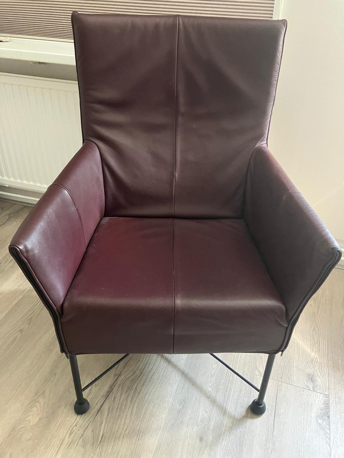 2 identieke design stoelen, monties, Huis en Inrichting, Ophalen, Gebruikt, Minder dan 75 cm, Leer