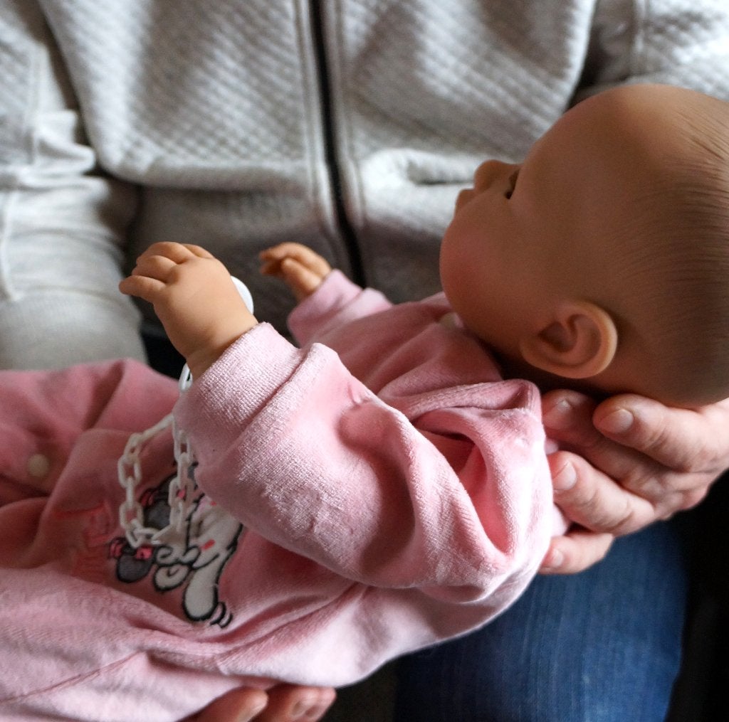 Babypop met slaapogen grote maat baby pop past babykleertjes, Kinderen en Baby's, Speelgoed | Poppen, Selintoys, Nieuw, Ophalen of Verzenden