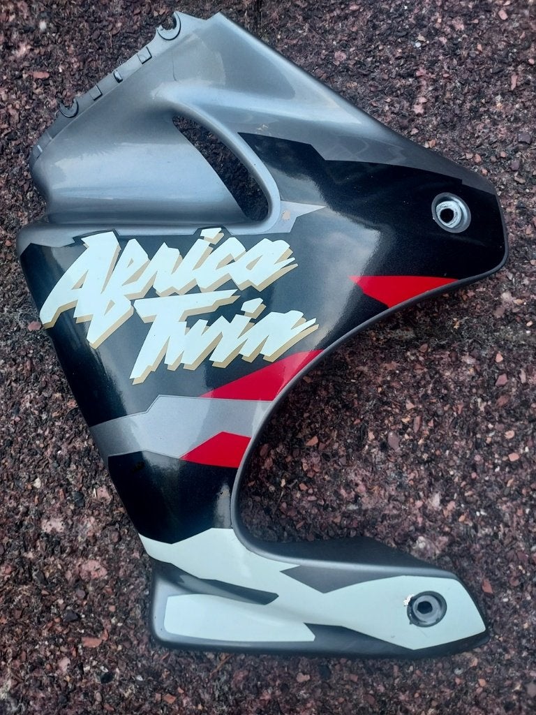 Honda XRV 750 Africa Twin Linker zijkuipdeel grijs metallic, Verzenden