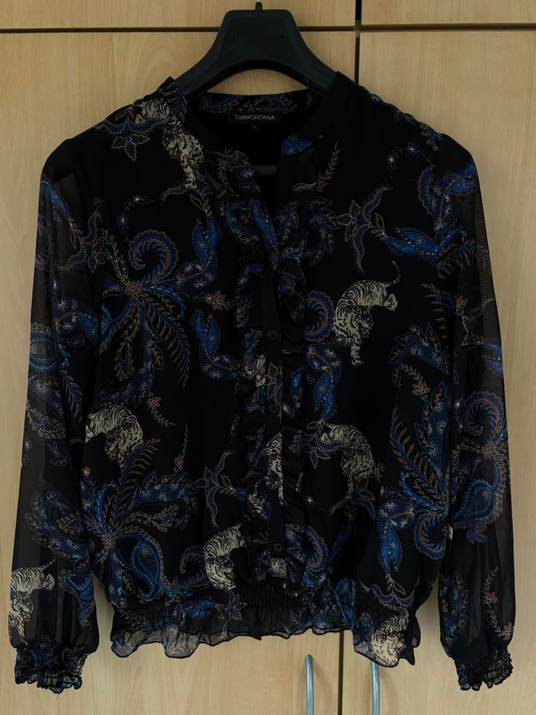 Zwarte blouse met tijger en bloemen, Kleding | Dames, Verzenden, Zo goed als nieuw, Maat 42/44 (L), Zwart