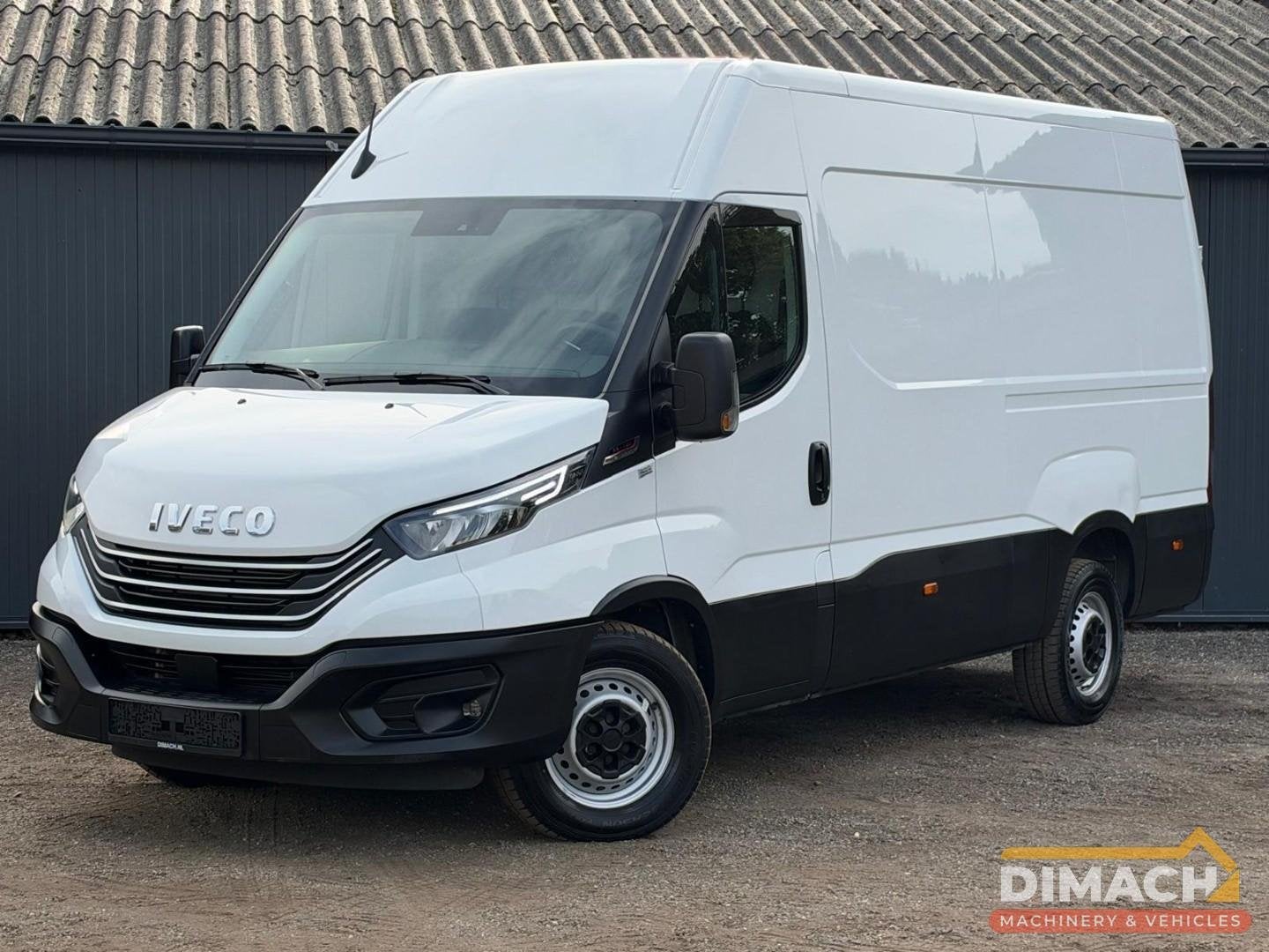 Iveco Daily 35S18 3.0 180pk - L2H2 - Automaat - Trekhaak - C, Automaat, Gebruikt, Zwart, Iveco