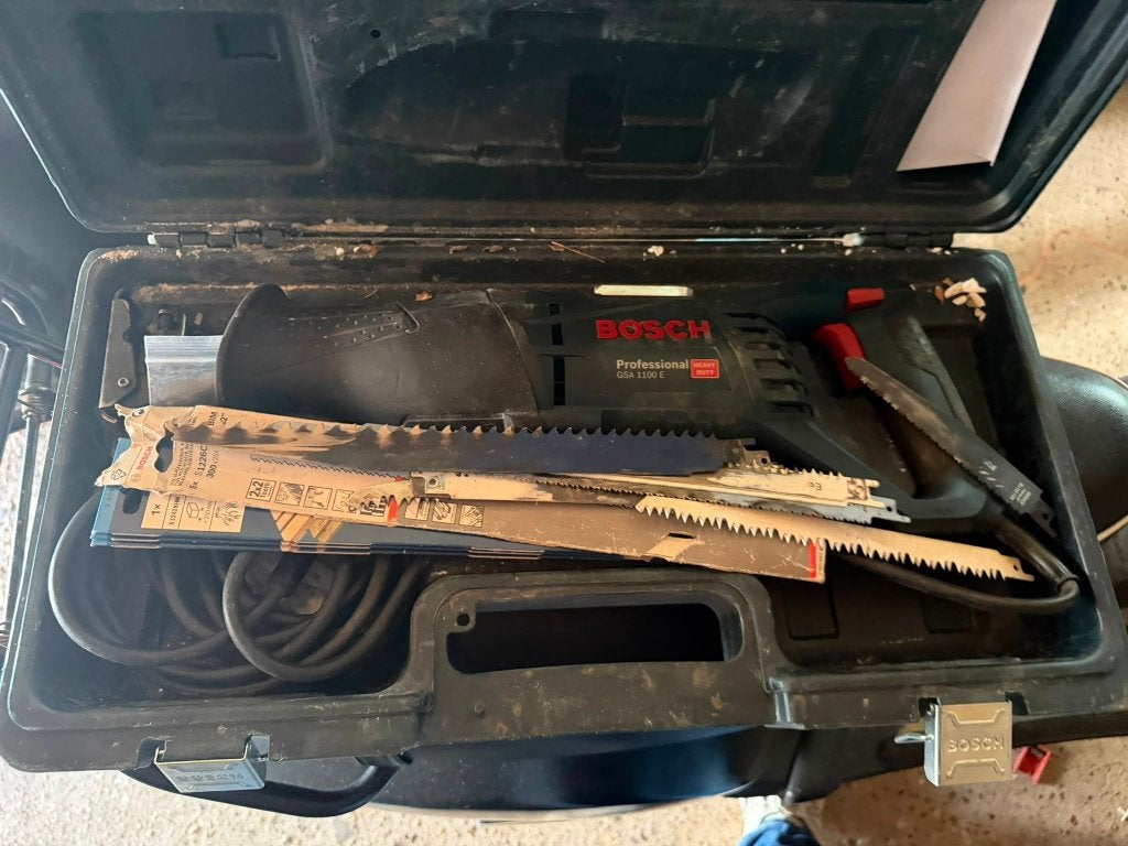 Bosch Reciprozaag GSA 1100 E, Gebruikt, 70 mm of meer, 600 tot 1200 watt, Ophalen of Verzenden