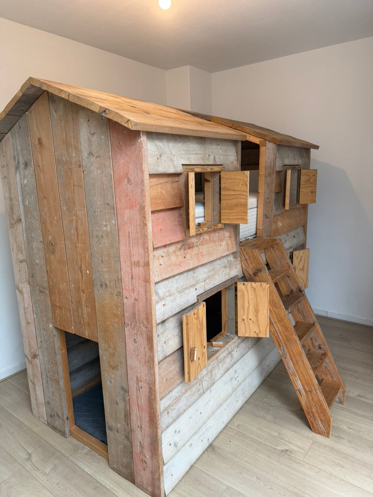 Prachtig uniek steiger houten stapel en speel bed, Ophalen, Gebruikt, 100 cm of meer, Hoogslaper of Stapelbed
