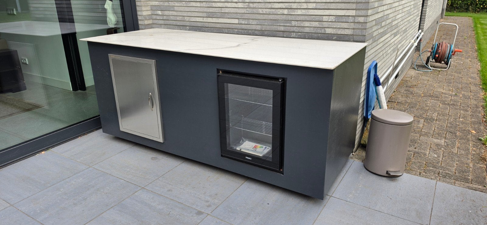 Buitenkeuken met koelkast en opbergruimte, Tuin en Terras, Ophalen of Verzenden, Zo goed als nieuw, Gas, Vrijstaand