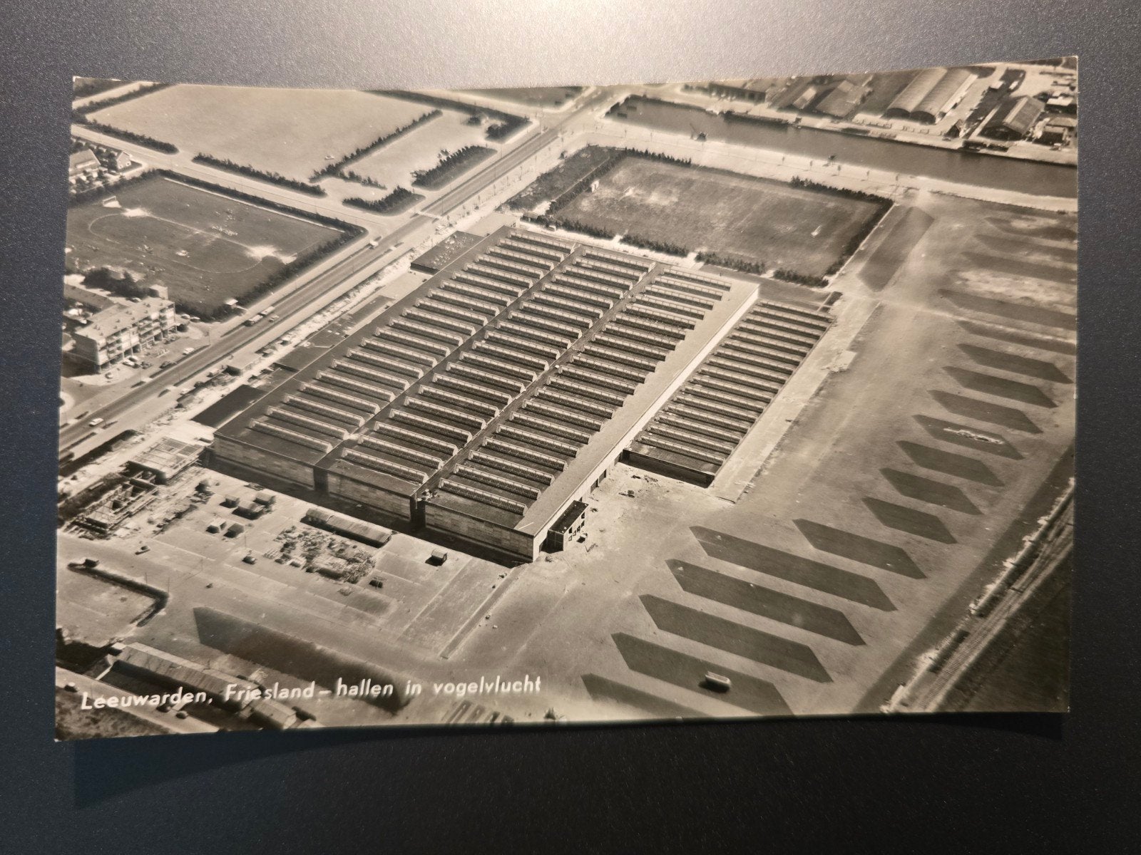 Ansichtkaart Leeuwarden, Friesland Hallen., Verzamelen, Ophalen of Verzenden, 1960 tot 1980, Ongelopen, Friesland
