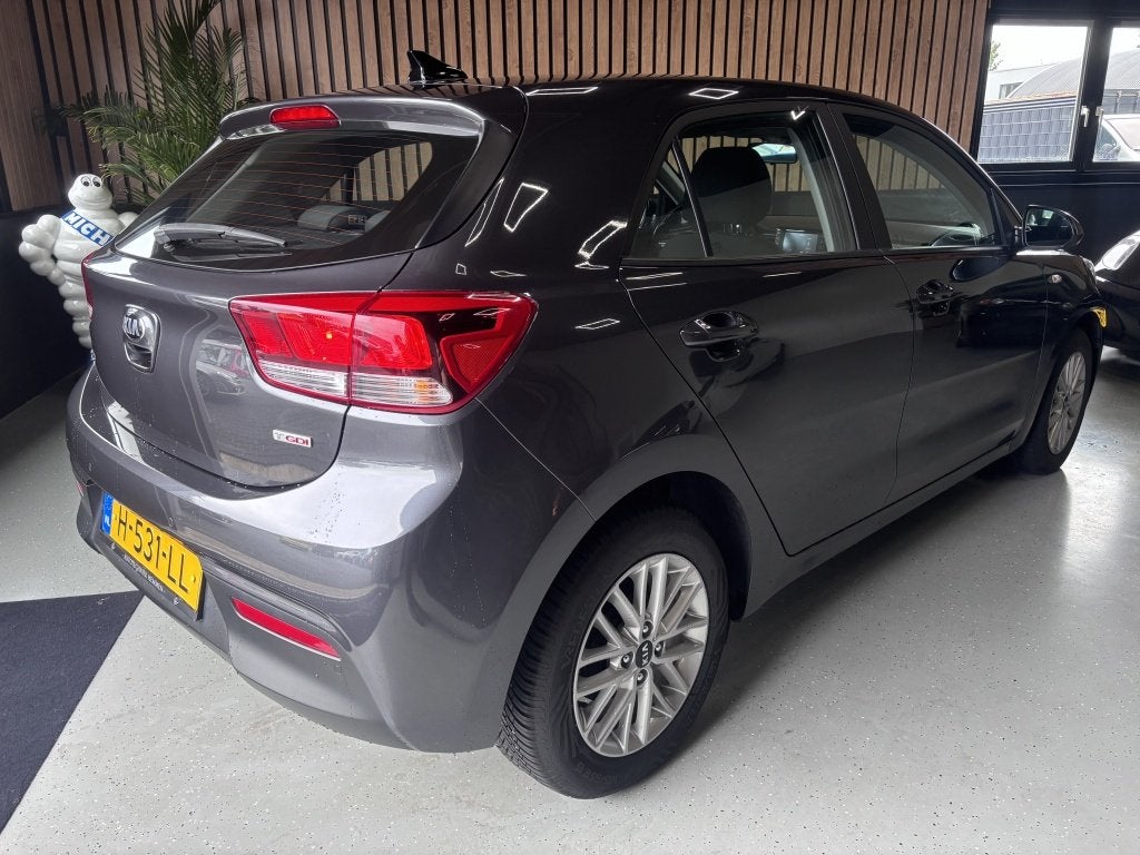Kia Rio 1.0 TGDI DynamicLine NAVI/CAMERA/DEALERONDERHOUDEN, Auto's, Voorwielaandrijving, 450 kg, Gebruikt, 1055 kg