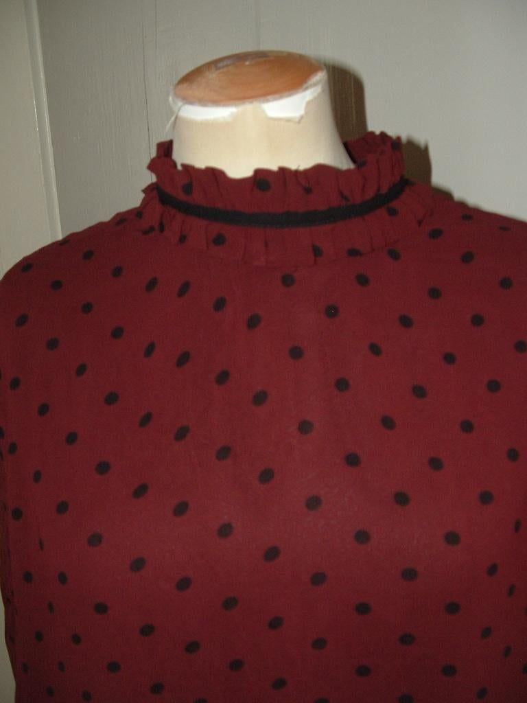 Ganni bordeaux polkadot Carlton Georgette blouse maat 36, Ganni, Ophalen of Verzenden, Zo goed als nieuw, Maat 36 (S)