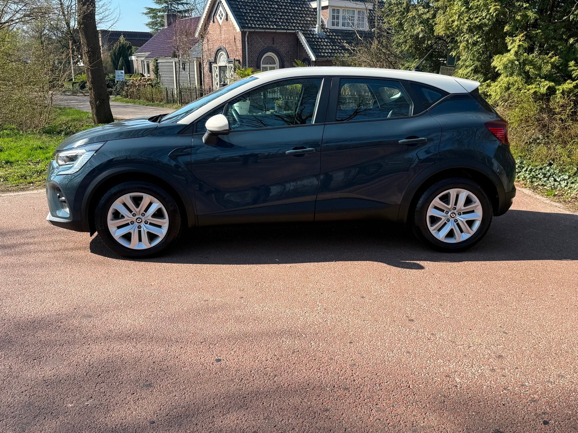 Renault CAPTUR 1.6 E-Tech Hybrid 145 Zen / Navi / Led / Airc, Auto's, 94 pk, Gebruikt, 715 kg, Bedrijf