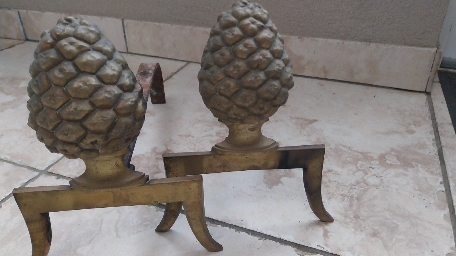2 brocante haardbokken dennenappels, Ophalen