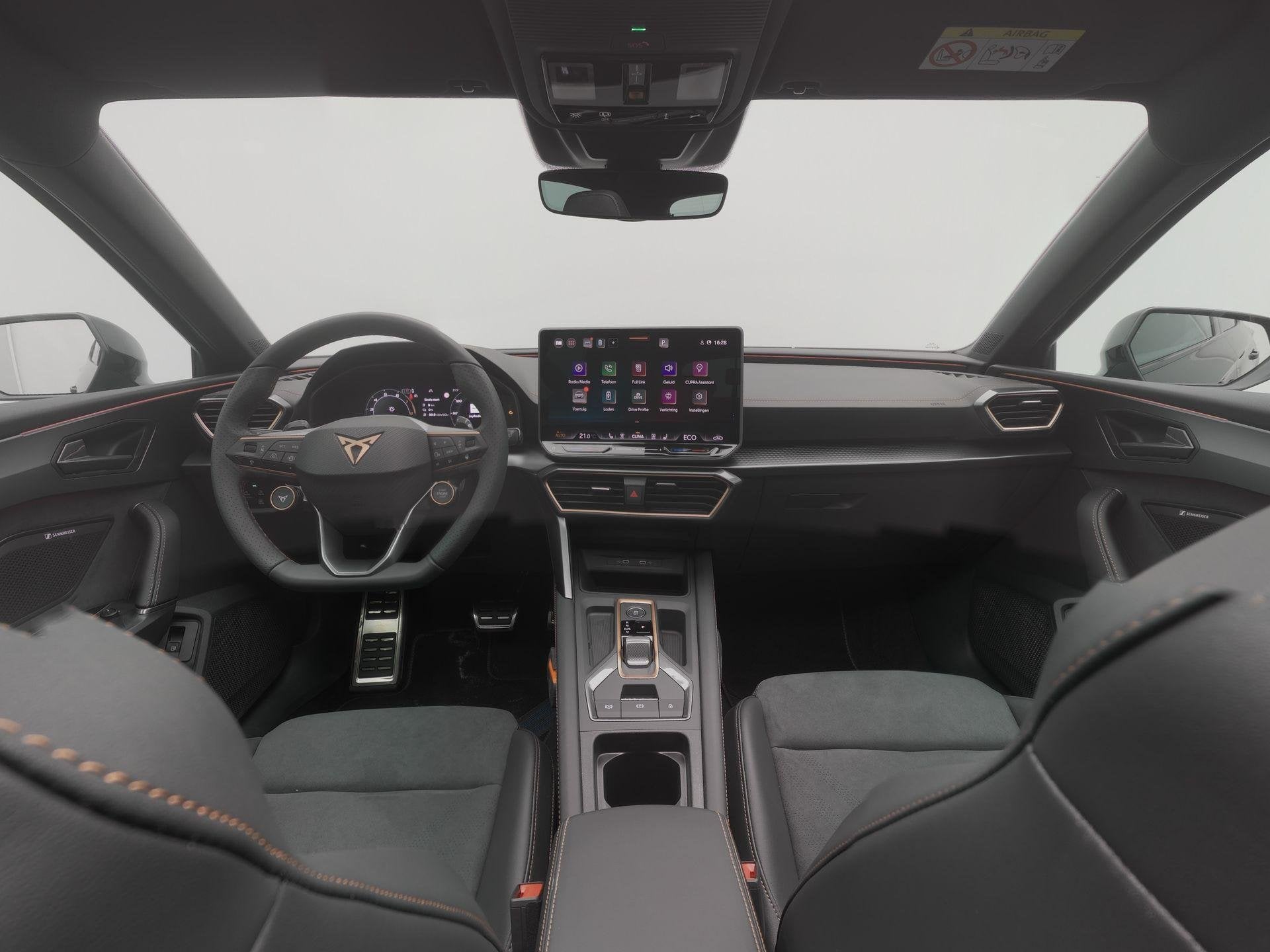 CUPRA Leon 1.5 TSI e-Hybrid 204PK Business | Panoramadak | S, Auto's, Euro 6, 4 cilinders, 1573 kg, Alcantara