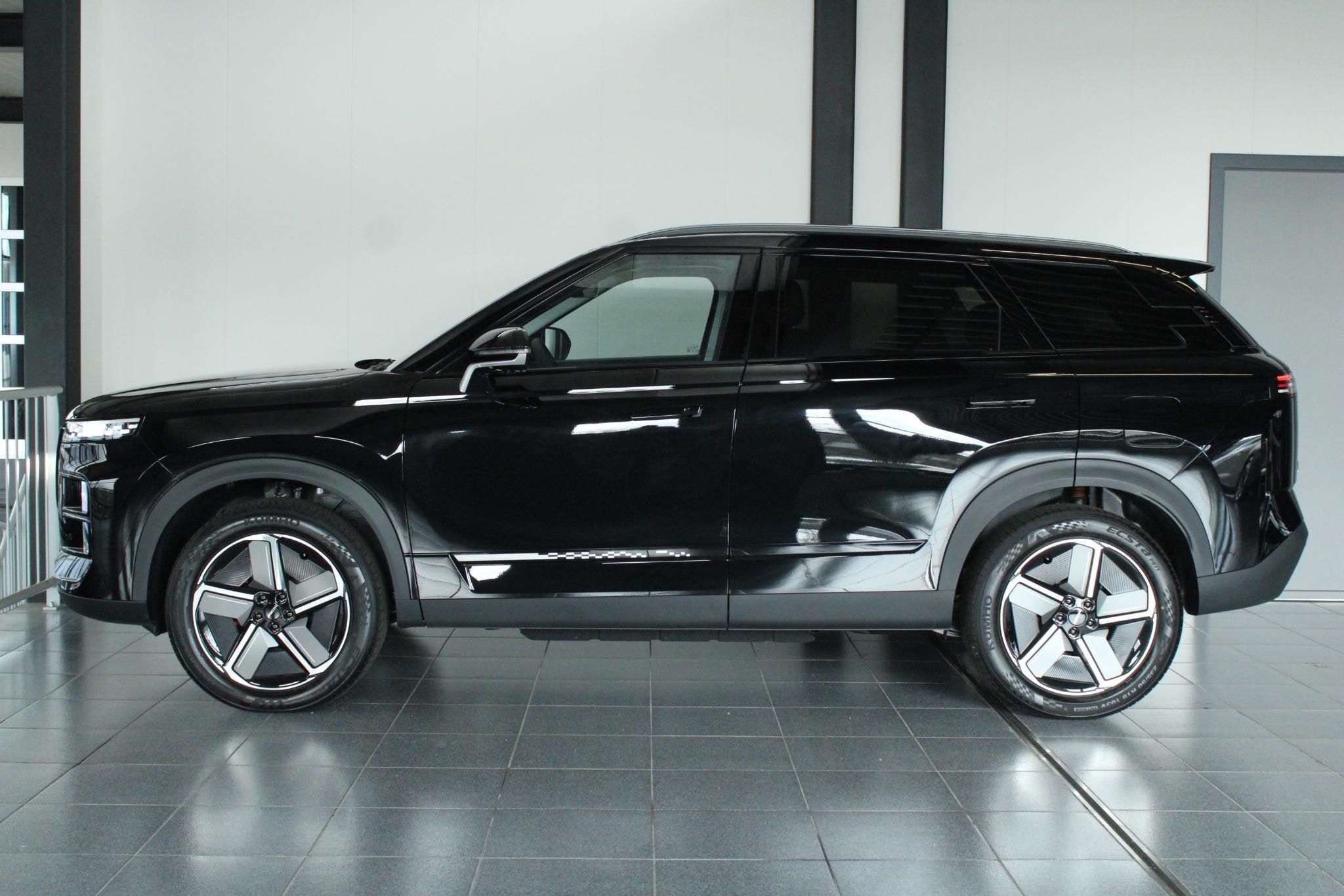 Jaecoo 7 1.5 GDI Exclusive PHEV Snel rijden! / Panoramadak /, Auto's, 12 maanden, 347 pk, Zwart, Plug-in hybride