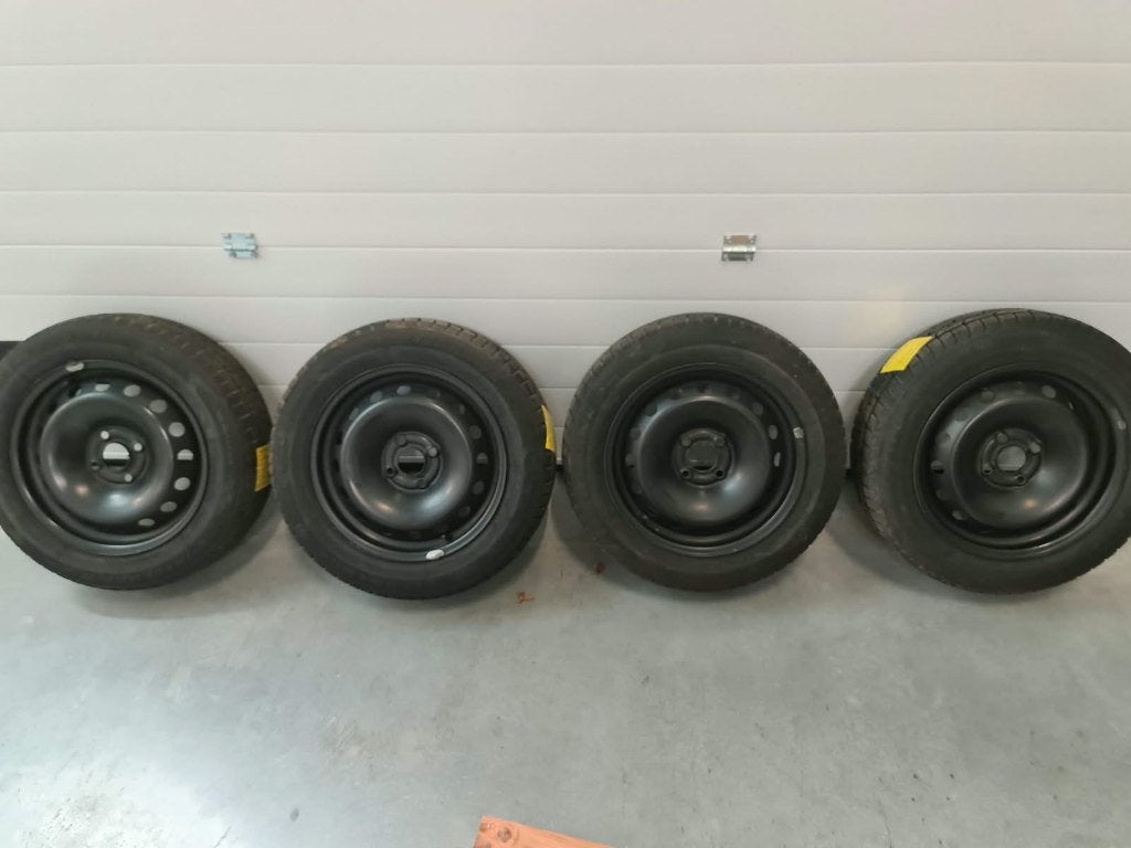 Firestone Winterhawk winterbanden op stalen velg 175/65 15, Ophalen, Gebruikt, 15 inch, 175 mm