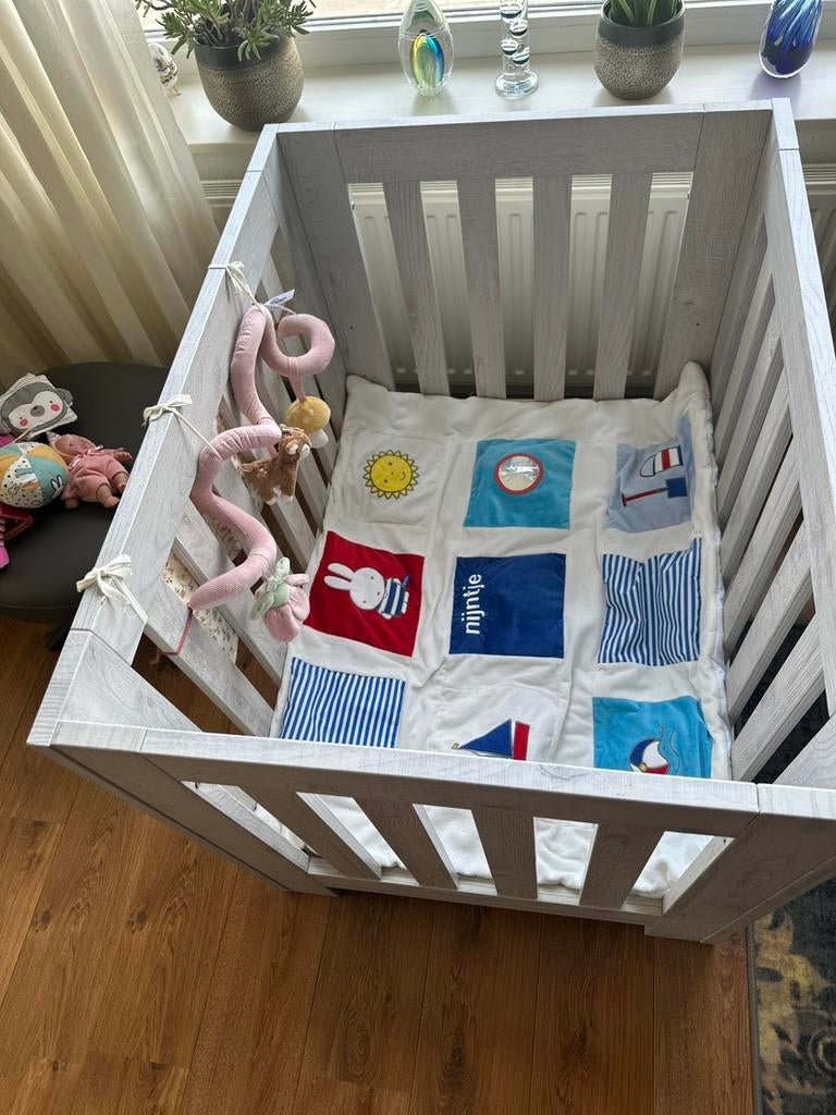 Mooie wit/grijze TWF box, Kinderen en Baby's, Boxen, Ophalen, Zo goed als nieuw, Rechthoekig, In hoogte verstelbaar