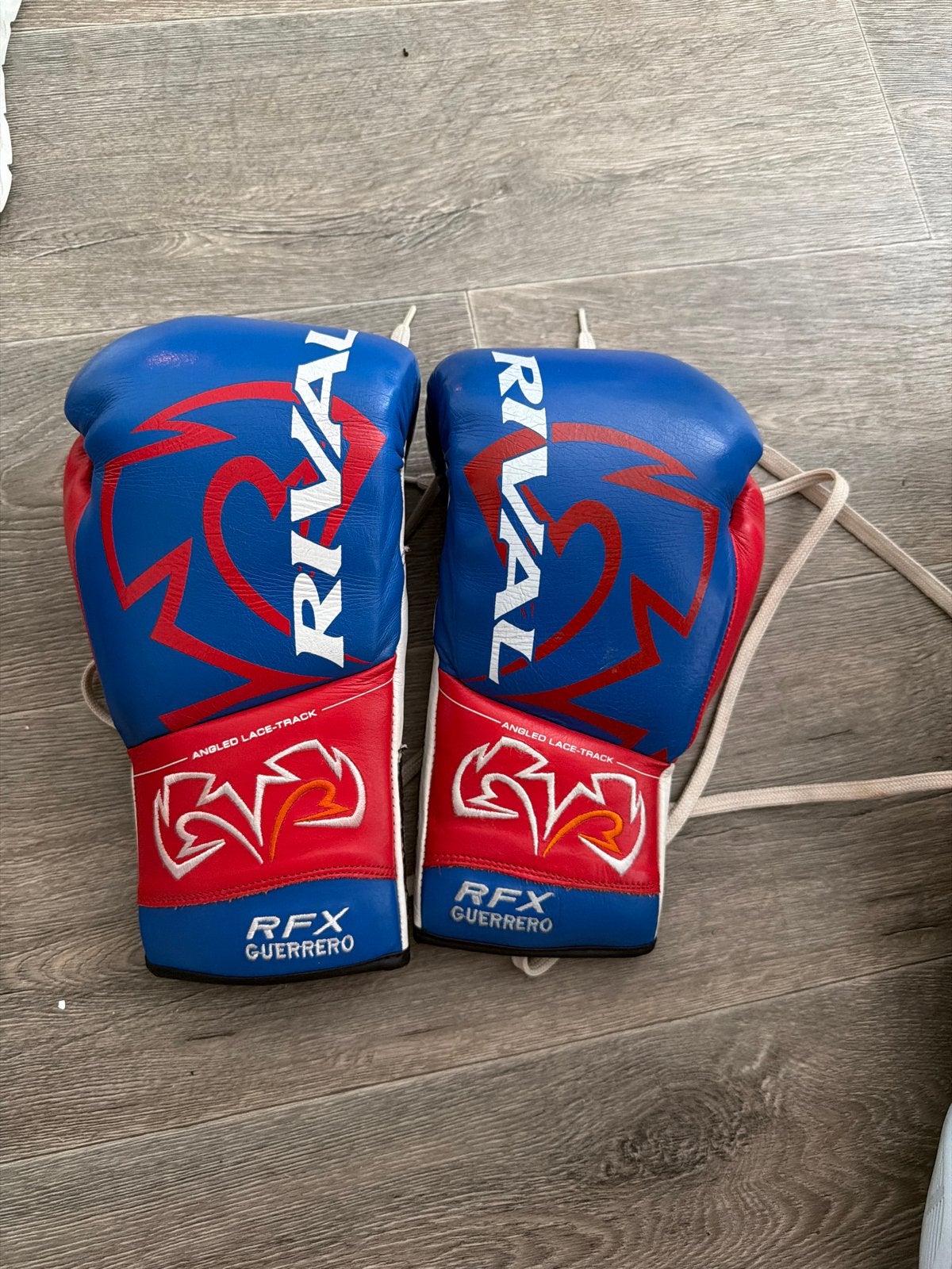 Rival RFX Guerrero Bokshandschoenen 10oz HDE-F, Ophalen of Verzenden, Zo goed als nieuw