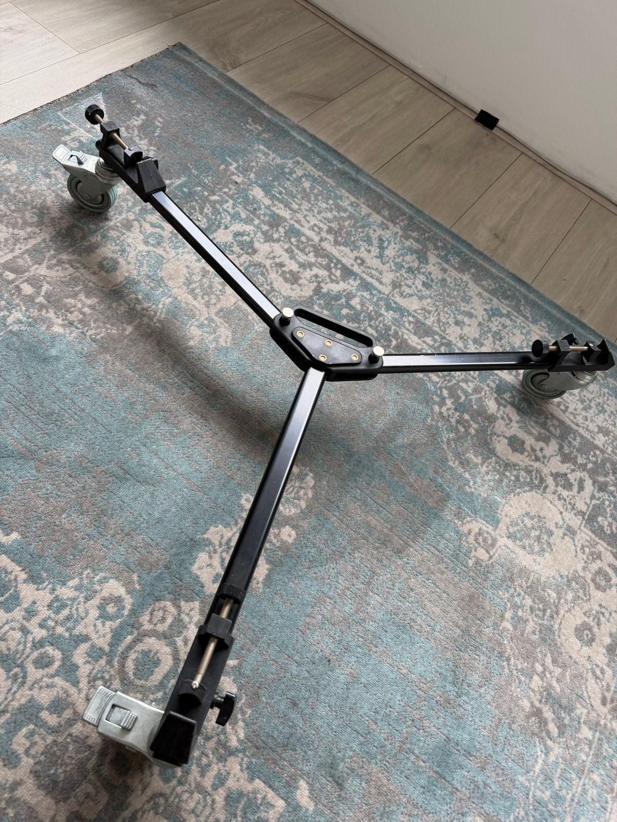 Statief Dolly met wielen voor camera of verlichting, Overige merken, Statief, Ophalen of Verzenden, Gebruikt