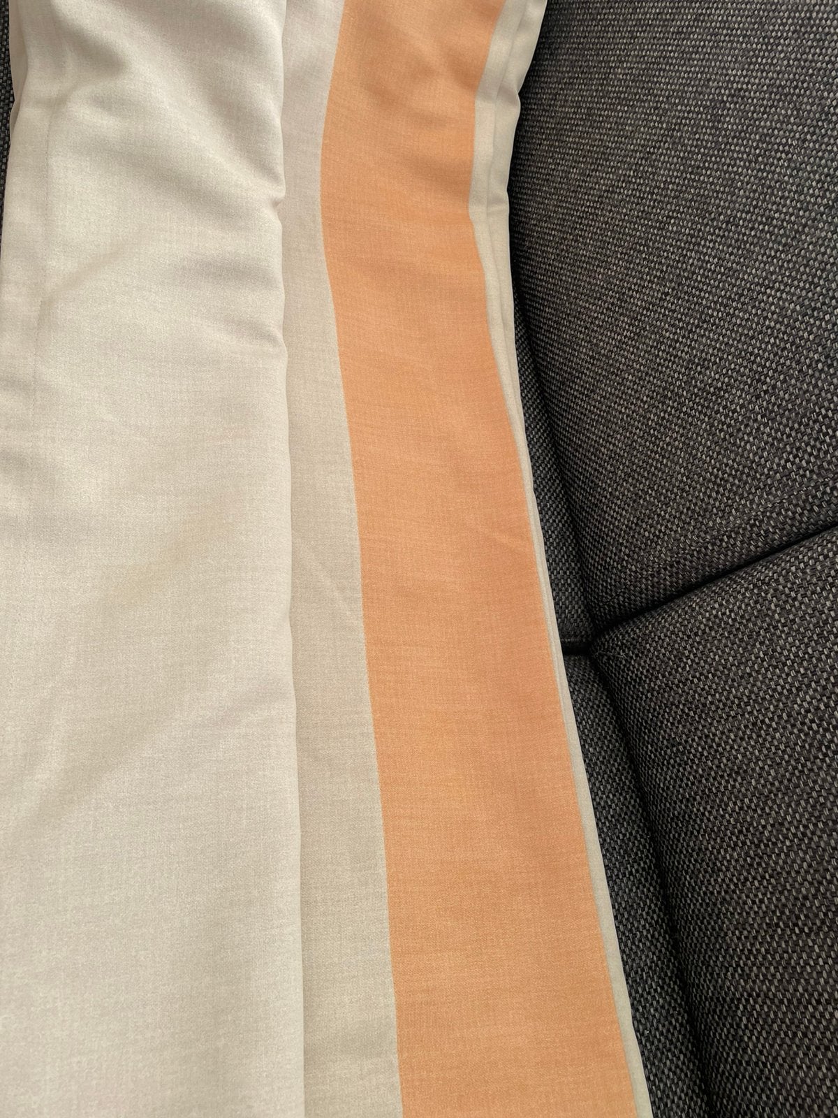 Te koop twee nieuwe practige gordijnen, Plooiafwerking, Nieuw, Ophalen of Verzenden, Crème