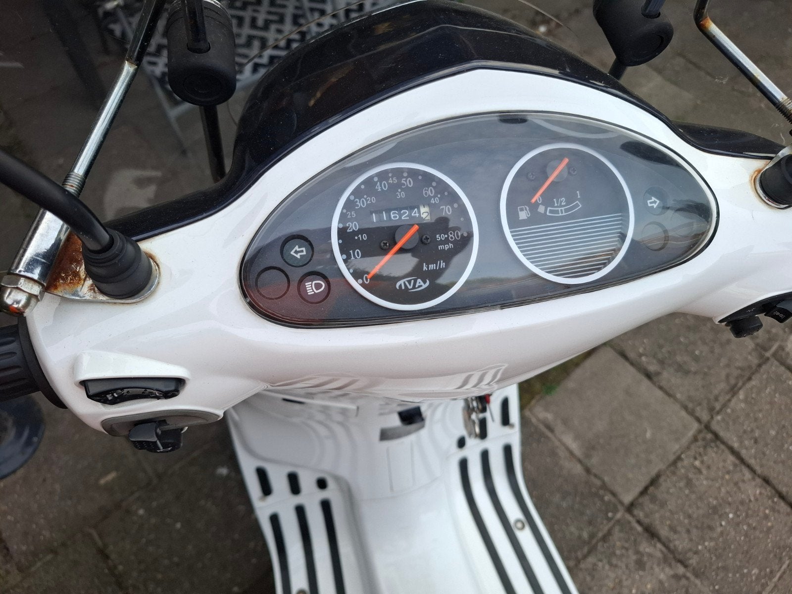 IVA Lux 50 scooter met topkoffer en windscherm, Fietsen en Brommers, Snorfietsen en Snorscooters, Gebruikt, Overige merken, Benzine