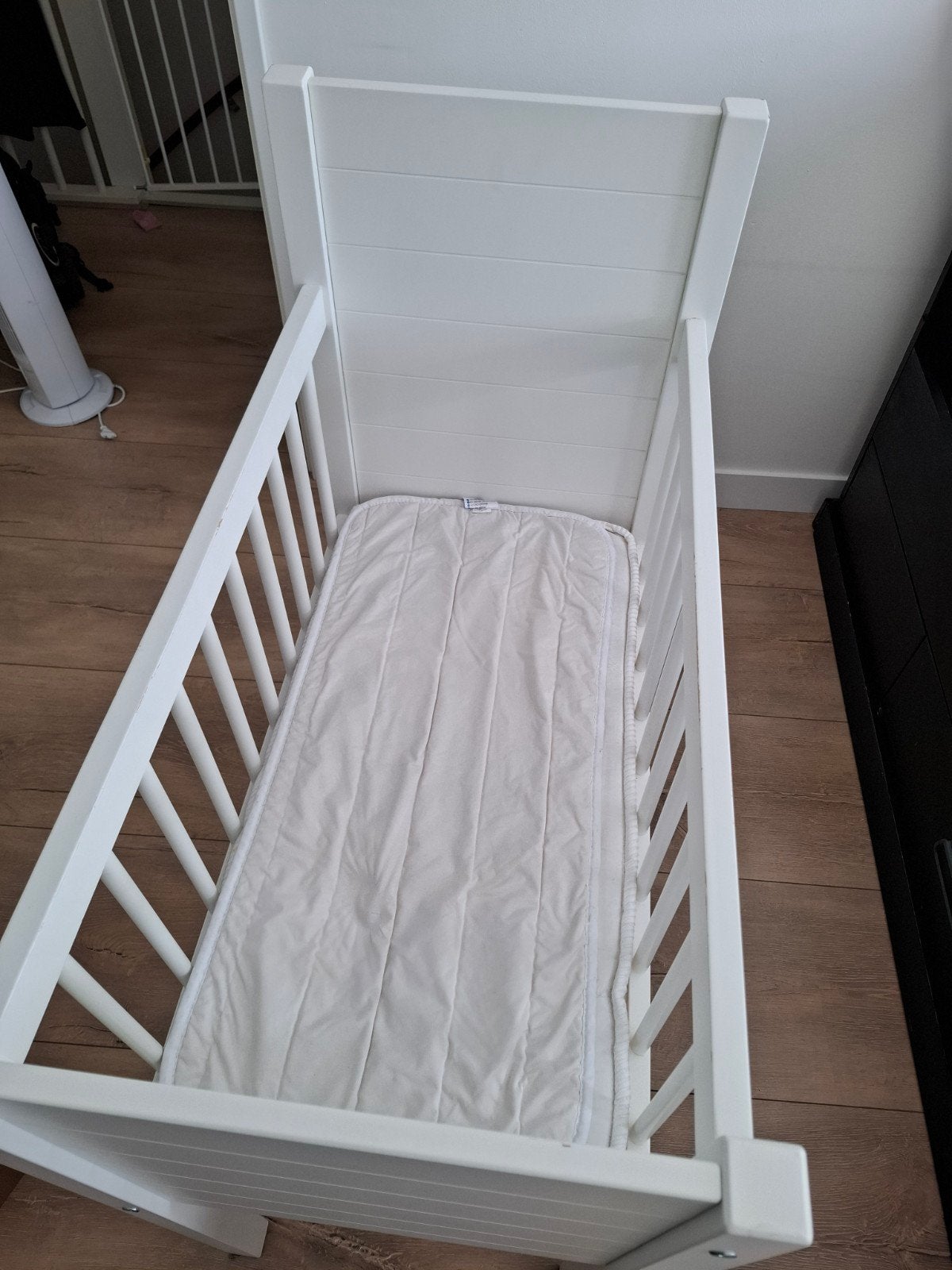 Wit houten wiegje met matras - kleine gebruikssporen, Ophalen of Verzenden, Gebruikt, Wieg