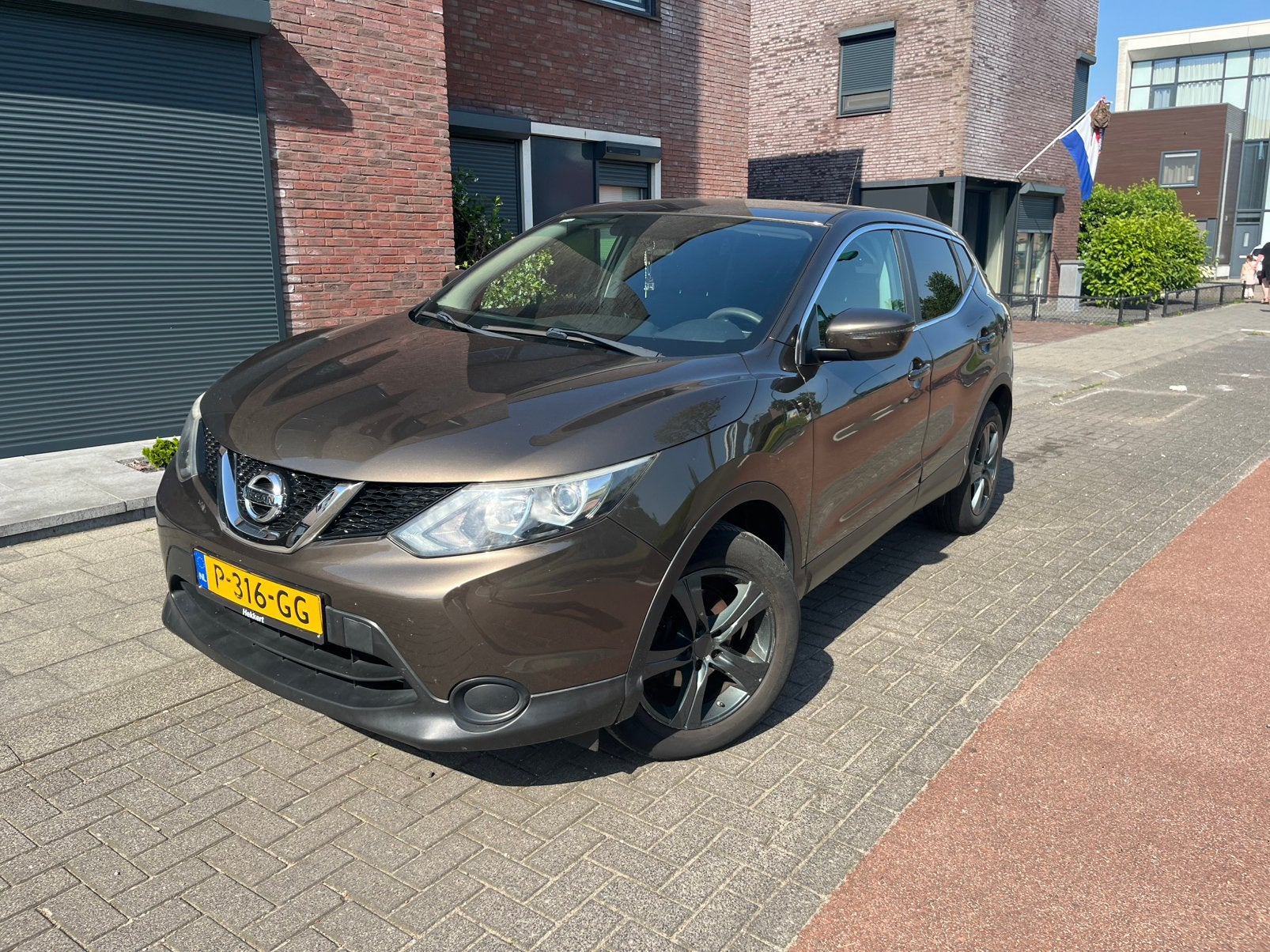 Nissan Qashqai 1.2 Dig-t 85KW 2WD 2014 Bruin, Auto's, Voorwielaandrijving, Stof, Zwart, 4 cilinders