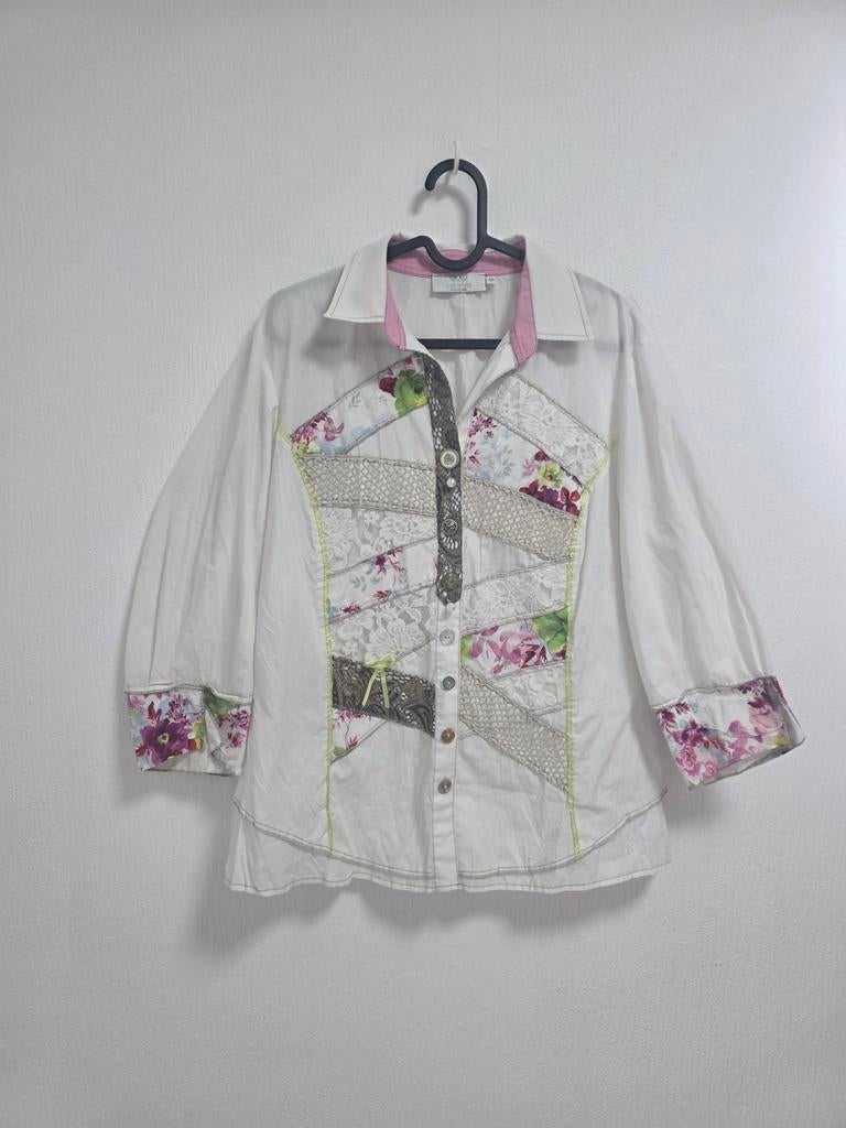 Just White blouse maat 40 met bloemen, kant en 3/4 mouwen, Ophalen of Verzenden