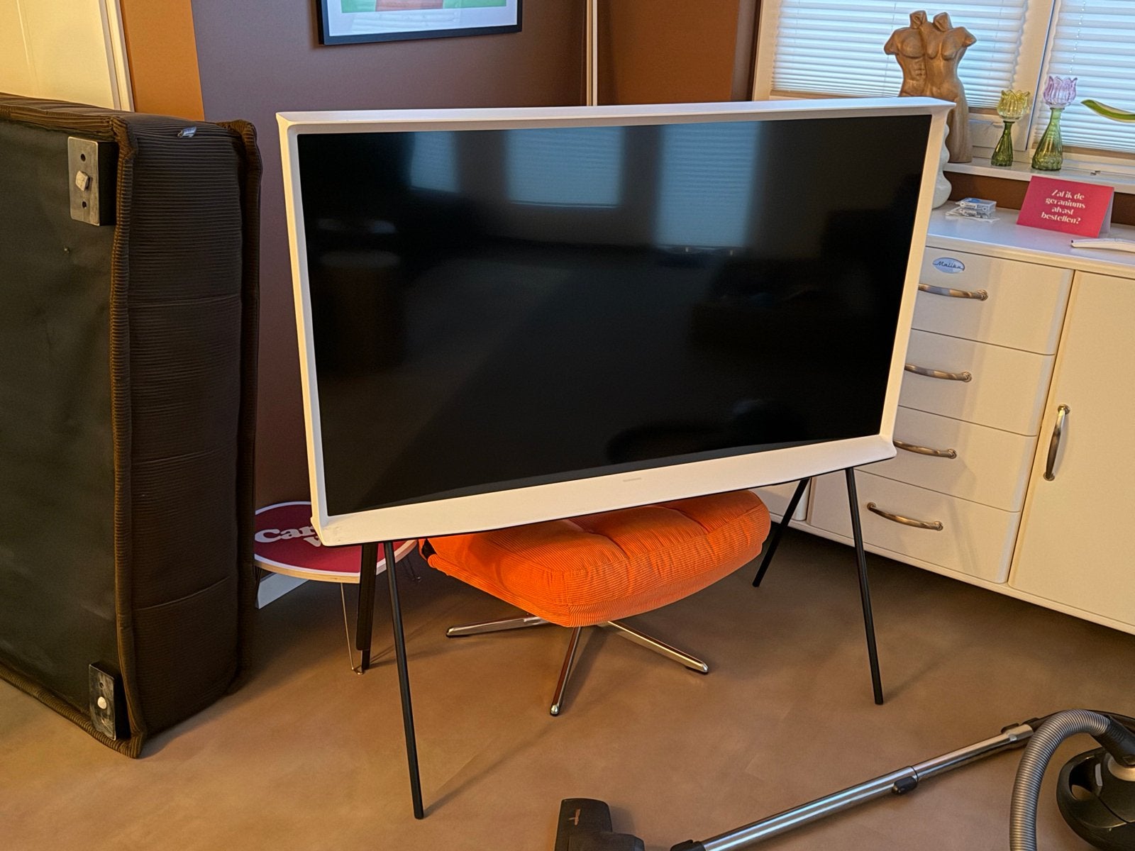 Samsung The Serif 55 inch QLED 4K Smart TV - Wit, Audio, Tv en Foto, Ophalen, QLED, Zo goed als nieuw, Samsung