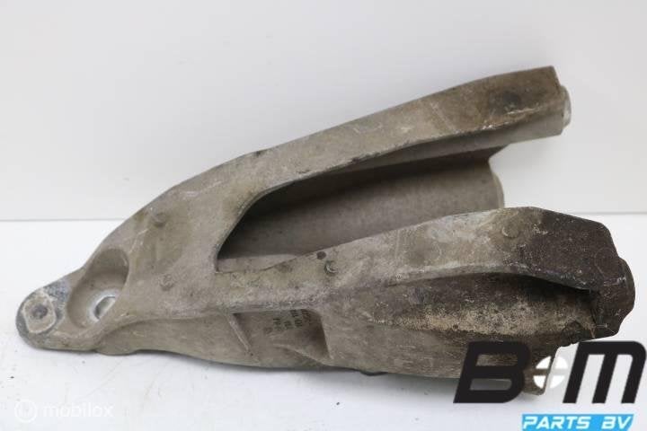 Motorsteun achter VW Transporter T5 GP 7E0199370, Gebruikt