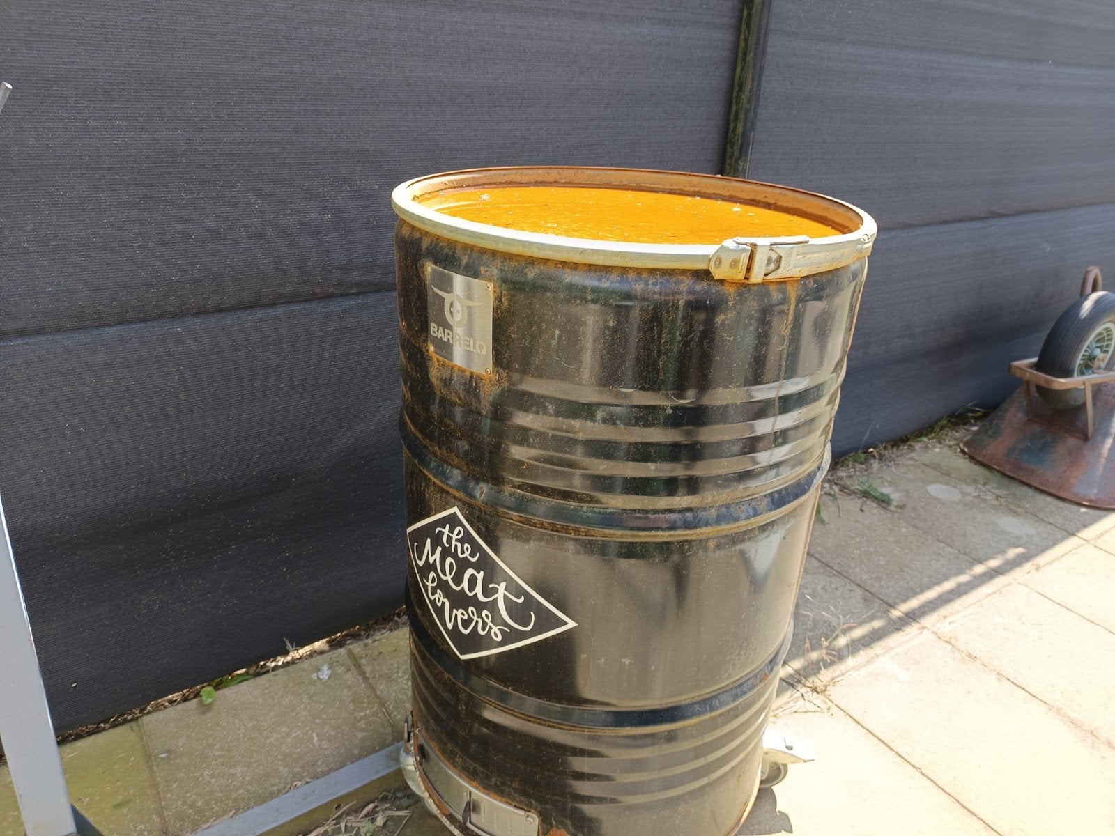 BarrelQ BBQ op wielen - Nieuwe deksel nodig, Tuin en Terras, Ophalen of Verzenden, Gebruikt