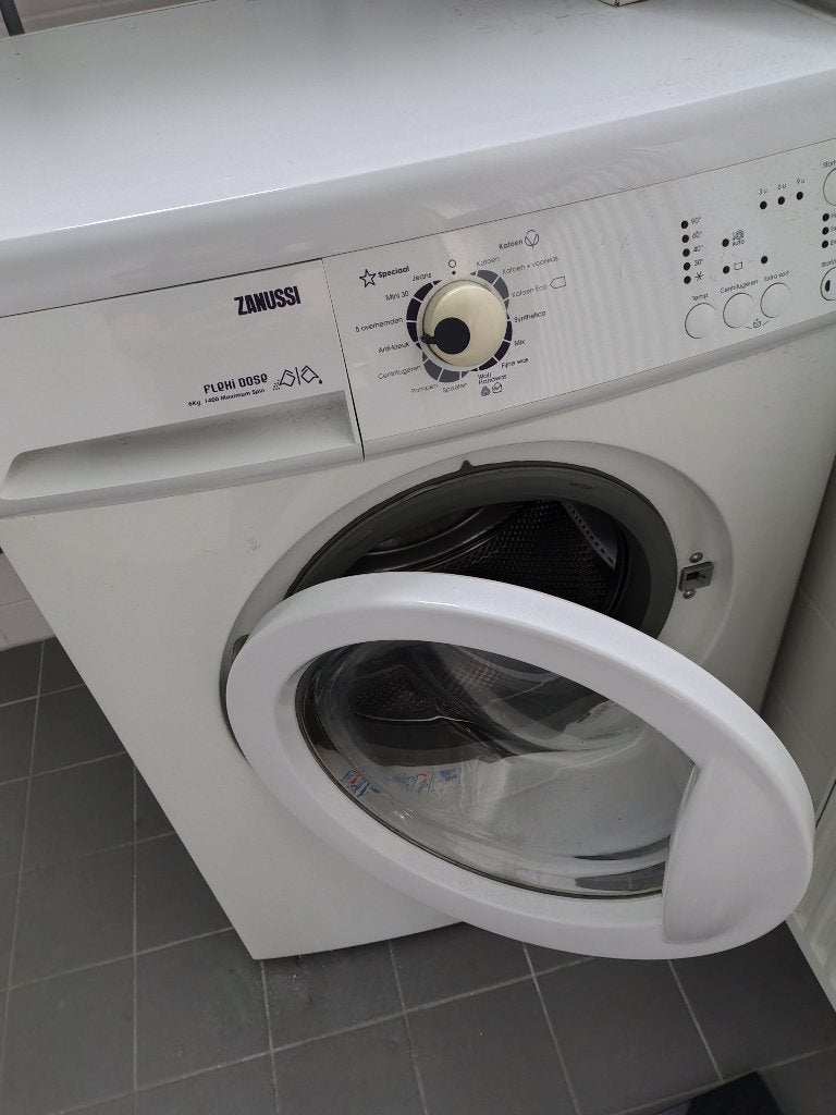Wasmachine wegens verhuizing, Witgoed en Apparatuur, Ophalen, Zo goed als nieuw, Voorlader, 85 tot 90 cm