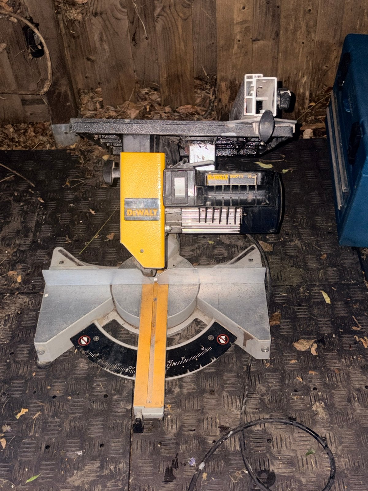 DEWALT DW 711 Tafelzaag, Verstekzaag, Doe-het-zelf en Verbouw, Ophalen of Verzenden, Gebruikt, 1200 watt of meer, 70 mm of meer
