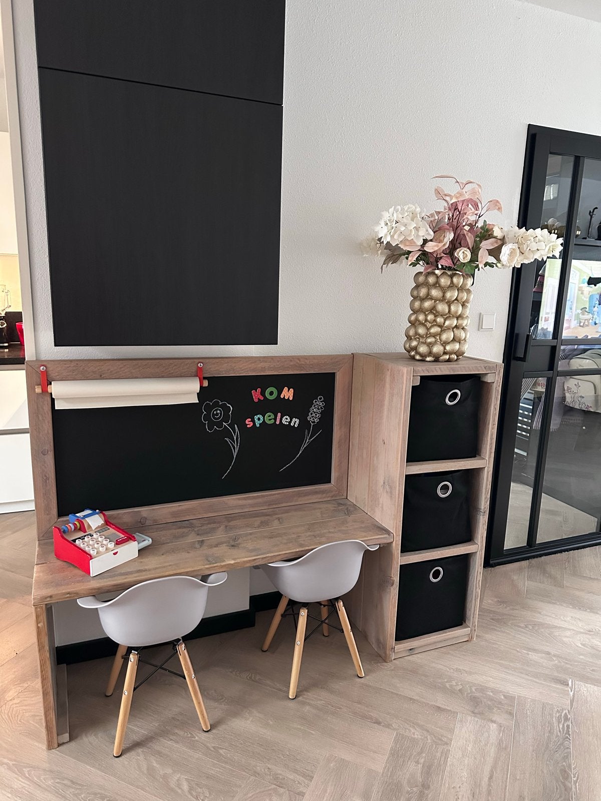Steigerhouten kinderbureau met krijtbord en magneetfunctie, Ophalen, Gebruikt, Tafel