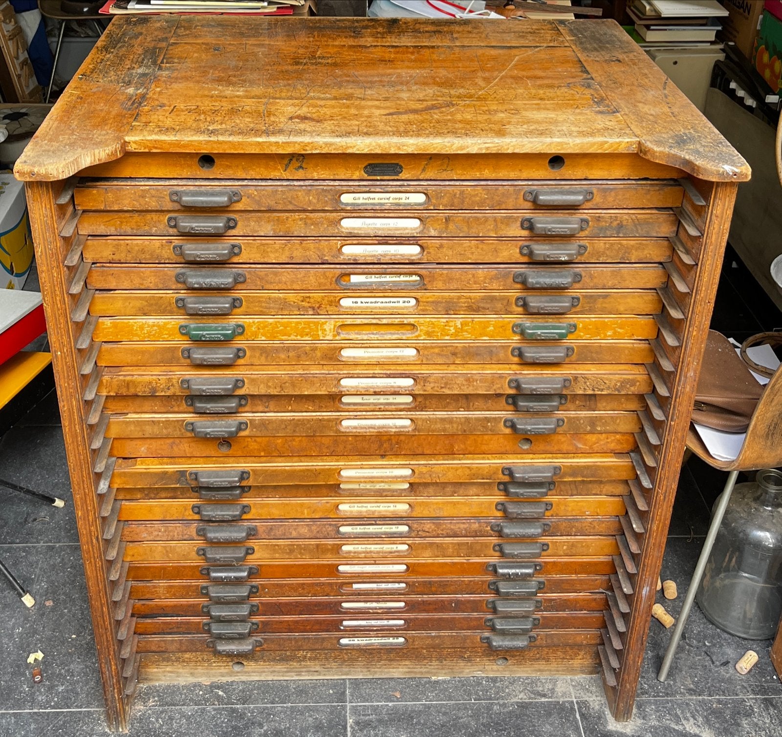 Letterkast van Lettergieterij Amsterdam, Ophalen