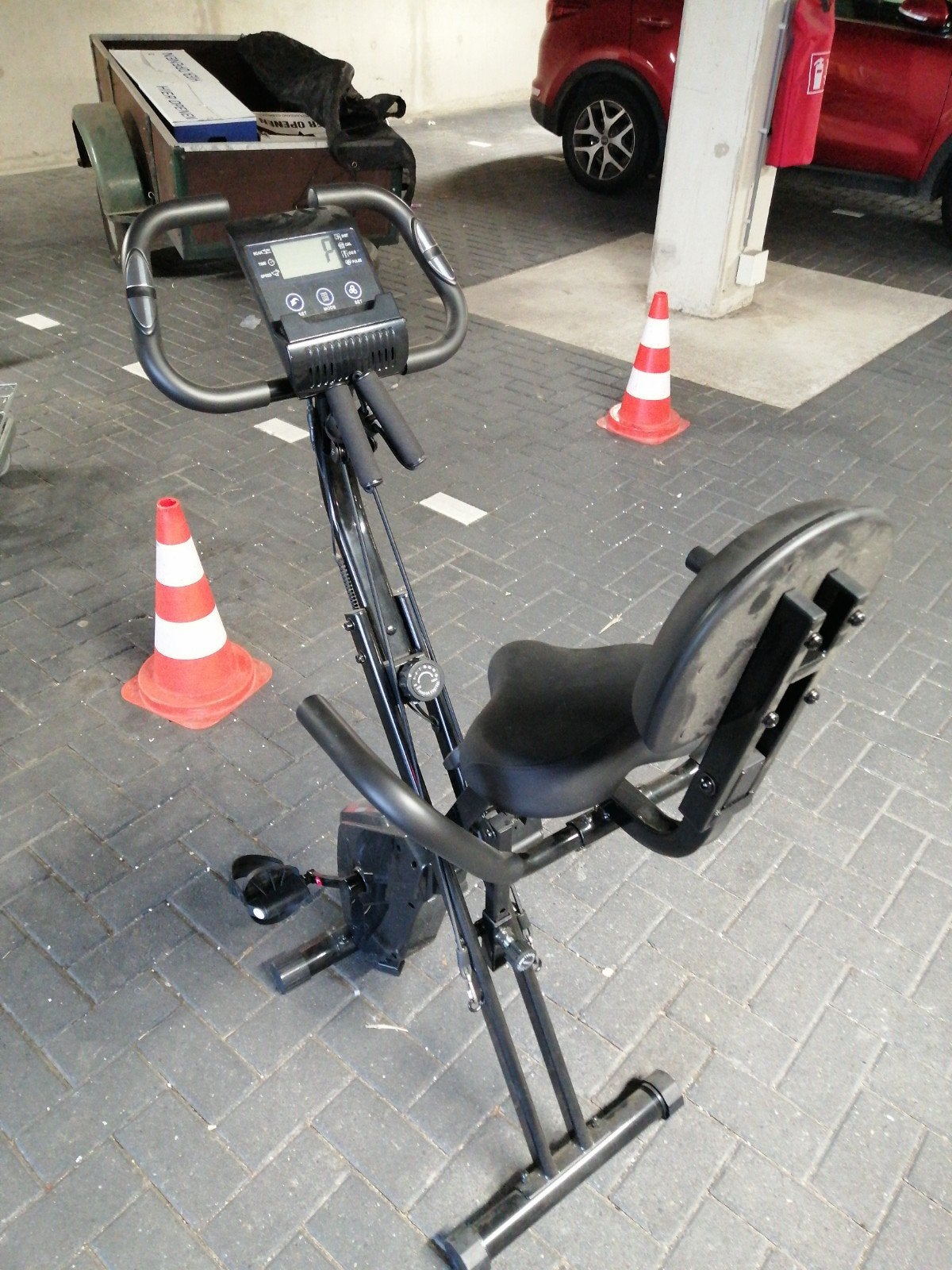 Opvouwbare hometrainer met rugleuning, Sport en Fitness, Fitnessapparatuur, Gebruikt, Ophalen of Verzenden, Metaal, Benen